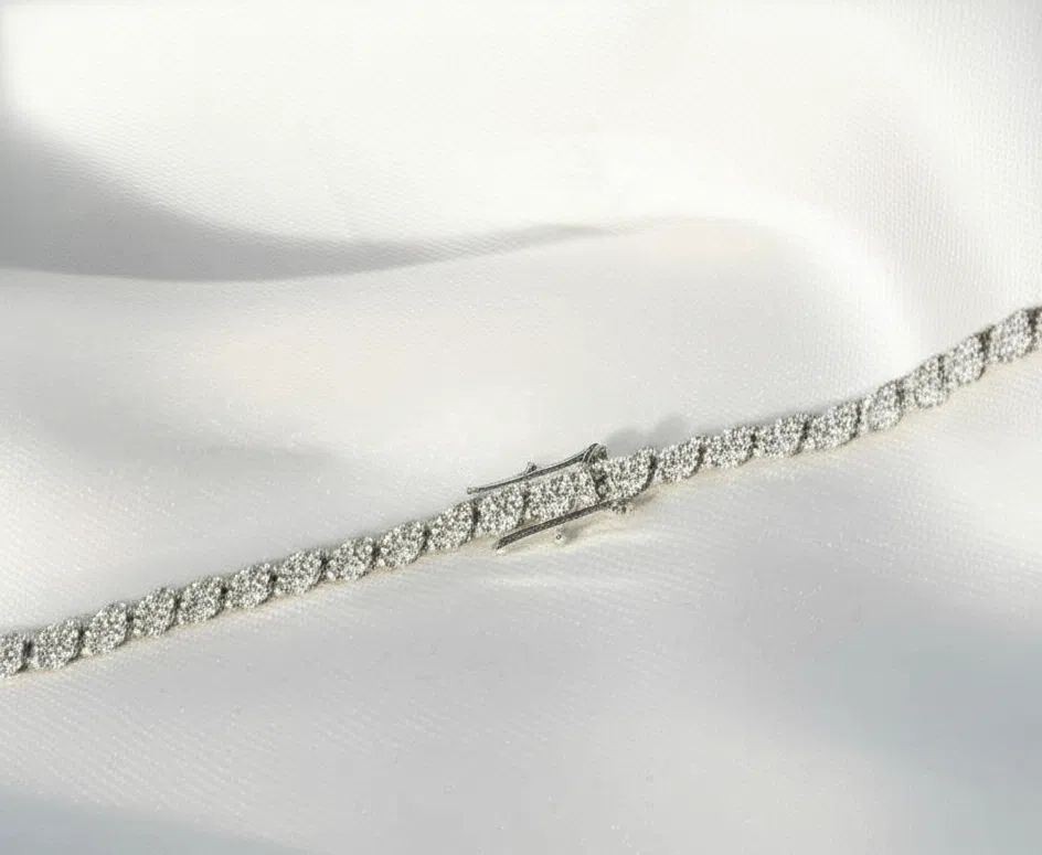 Twist of Brilliance – Tennis Bracelet view 3