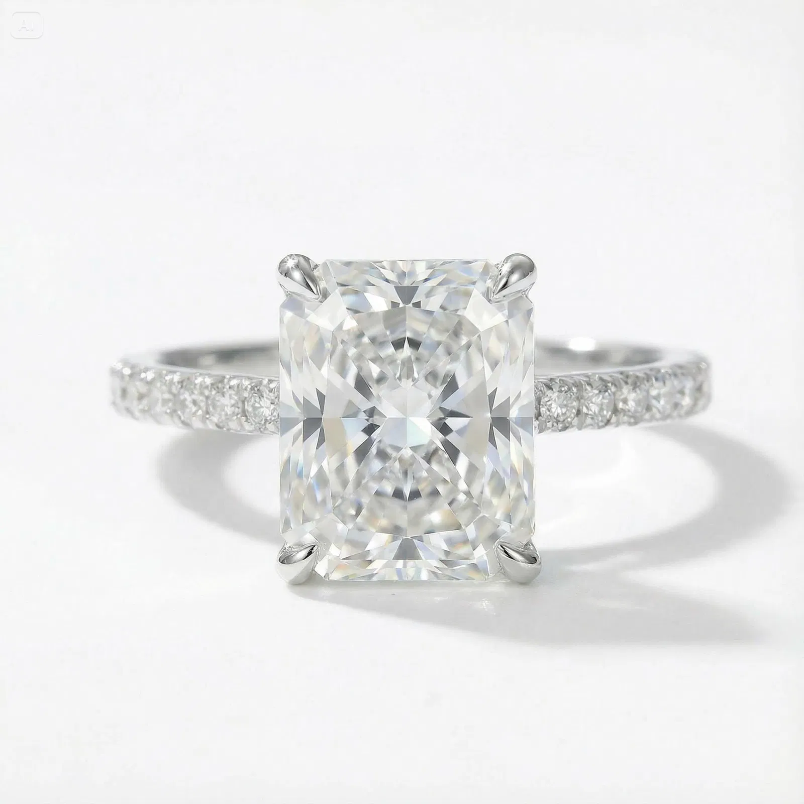 Lumière Royale Emerald Ring view 3