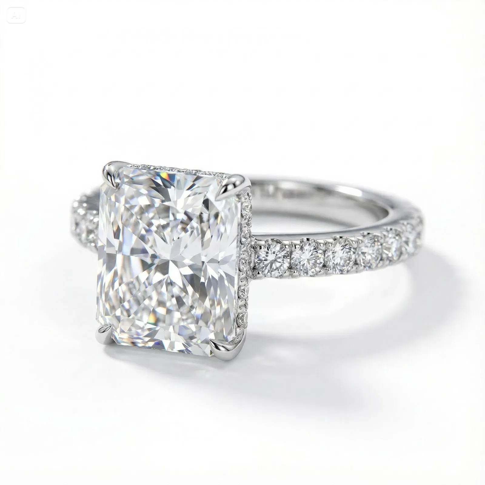 Lumière Royale Emerald Ring view 1